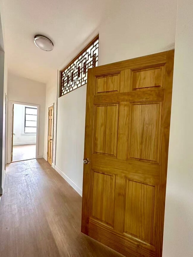 488 McDonald Ave, Unit 2 in Brooklyn, NY - Building Photo - Building Photo