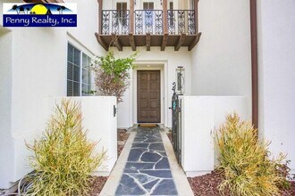 1304 Corvidae St in Carlsbad, CA - Foto de edificio - Building Photo
