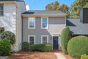 2103 Kristen Ct in Smyrna, GA - Building Photo