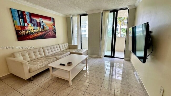 1623 Collins Ave in Miami Beach, FL - Building Photo - Building Photo