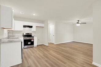 2939 Lake Park Rd in Memphis, TN - Building Photo - Building Photo