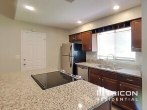 1108 Robin Dr in Plant City, FL - Building Photo - Building Photo
