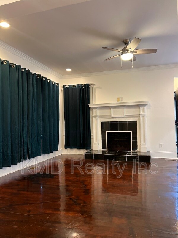 424 Woodvale Pl in Charlotte, NC - Building Photo - Building Photo