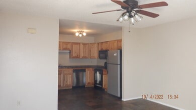 2151 N Meridian Rd, Unit 17 in Apache Junction, AZ - Foto de edificio - Building Photo