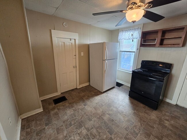 2122 Jones St in Sioux City, IA - Building Photo - Building Photo