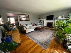 73 Shawn Dr in Bristol, CT - Foto de edificio - Building Photo