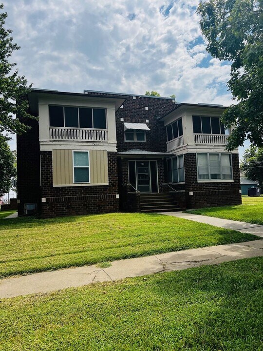 511 N Adams St in Junction City, KS - Building Photo