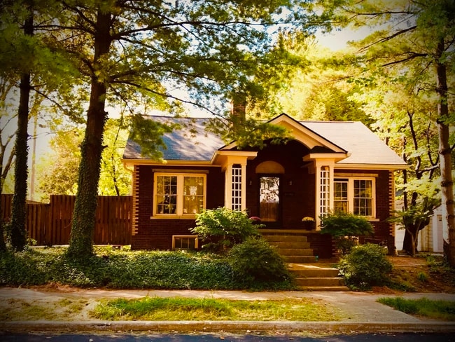 property at 620 E 1st St