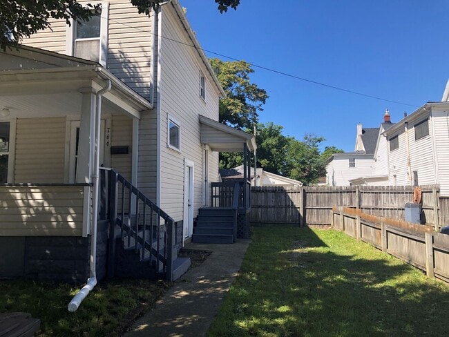 766 Beardsley St in Akron, OH - Building Photo - Building Photo