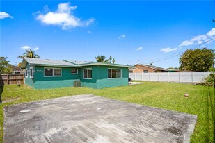 1831 SW 97th Ter in Miramar, FL - Building Photo