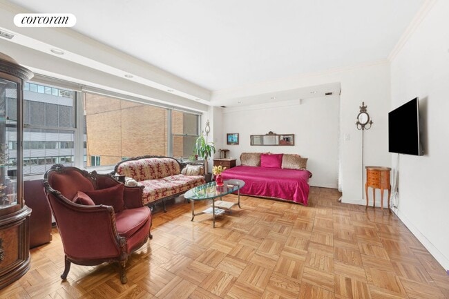 118 E 60th St in New York, NY - Building Photo - Building Photo