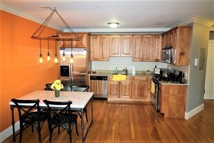 255 Winter St in Waltham, MA - Building Photo