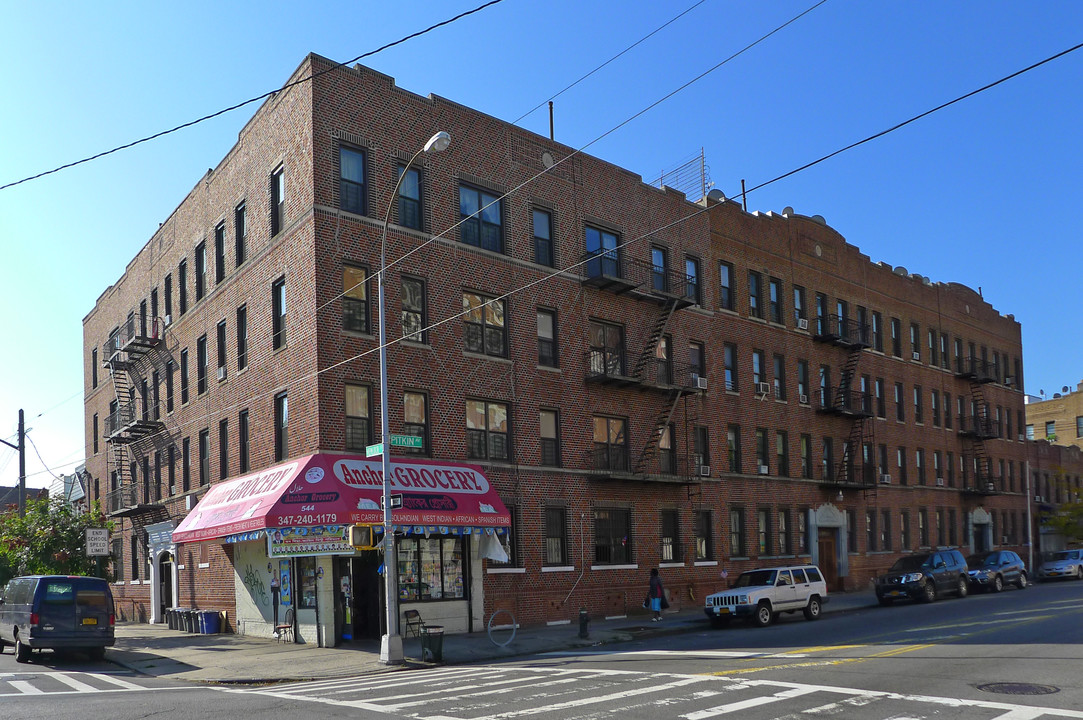 2772 Pitkin Ave in Brooklyn, NY - Building Photo