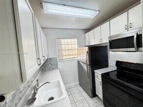 11852 SW 202nd St in Miami, FL - Building Photo - Building Photo