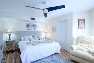 595 Beachwalk Cir in Naples, FL - Building Photo - Building Photo