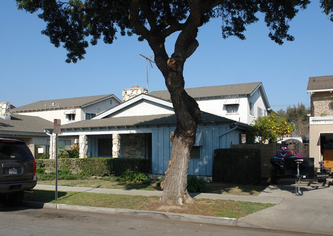 4381 Green Ave in Los Alamitos, CA - Building Photo - Building Photo