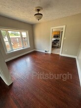 397 Moon Clinton Rd in Coraopolis, PA - Building Photo - Building Photo