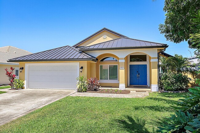 property at 500 N Cypress Dr