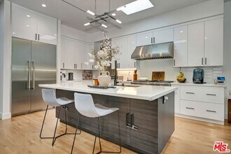 4203 Saugus Ave in Los Angeles, CA - Building Photo - Building Photo