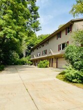 404 Racine St-Unit -D in Waterford, WI - Foto de edificio - Building Photo