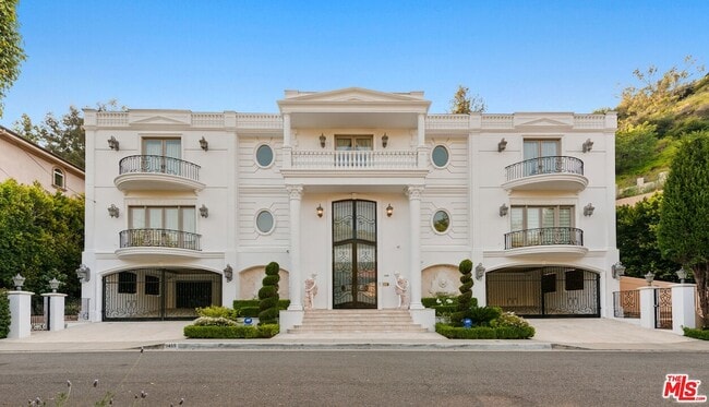 property at 1455 Robmar Dr