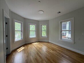 37 Gore St, Unit 2 in Cambridge, MA - Building Photo - Building Photo