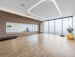 225 Village Green Sq in Toronto, ON - Building Photo - Building Photo
