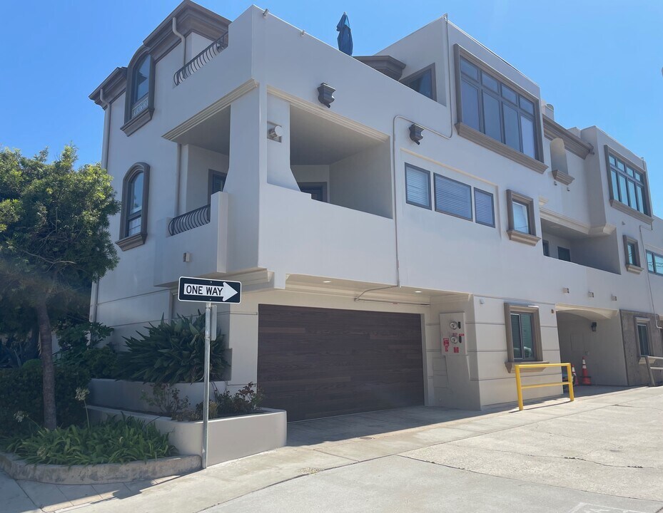 316 13th St in Manhattan Beach, CA - Foto de edificio