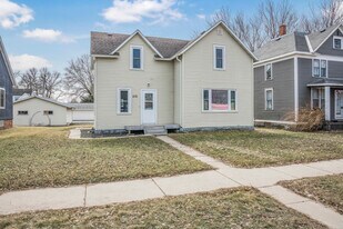 521 Main St E in Sleepy Eye, MN - Building Photo