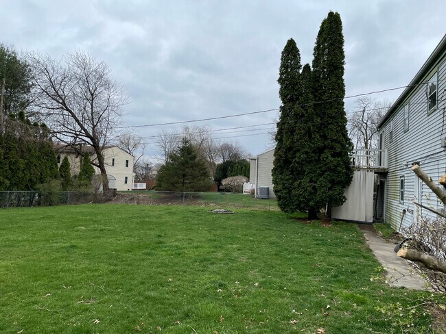 906 Willcliff Dr in Mechanicsburg, PA - Building Photo - Building Photo