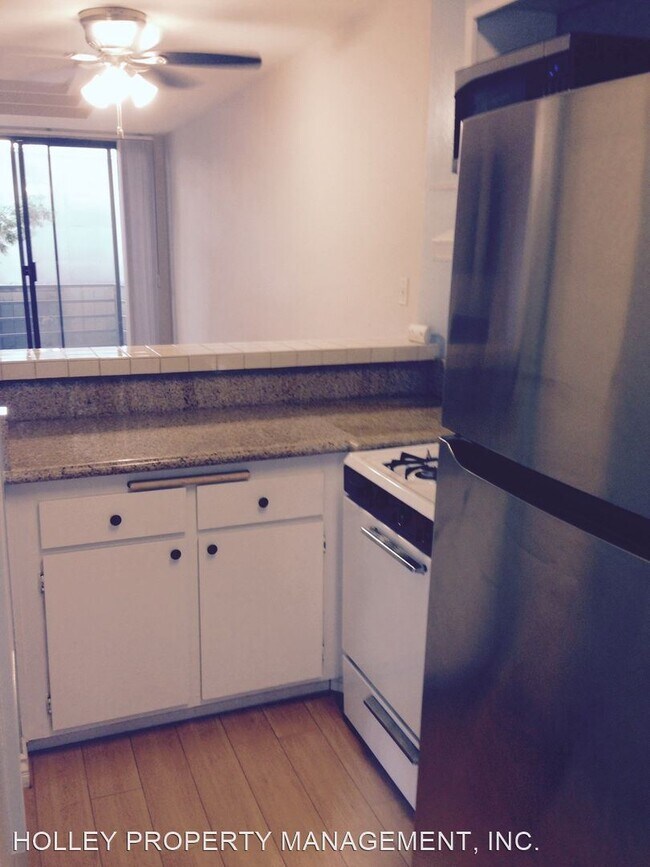 2500 Abbot Kinney Blvd in Los Angeles, CA - Building Photo - Building Photo