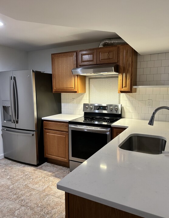472 Wooded Ln, Unit Basement for rent in Shelton, CT - Building Photo