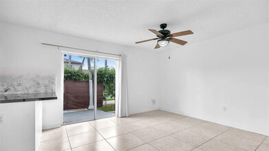 18713 NW 84th Ave in Hialeah, FL - Building Photo - Building Photo