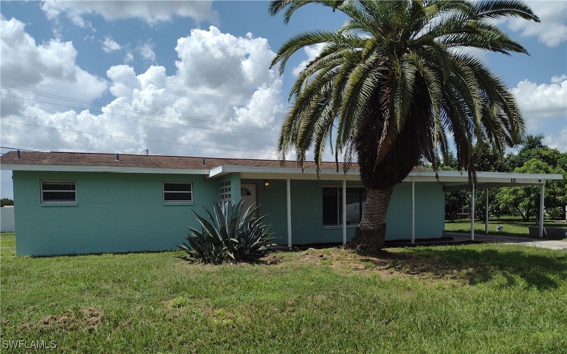 111 Texas Rd in Lehigh Acres, FL - Building Photo