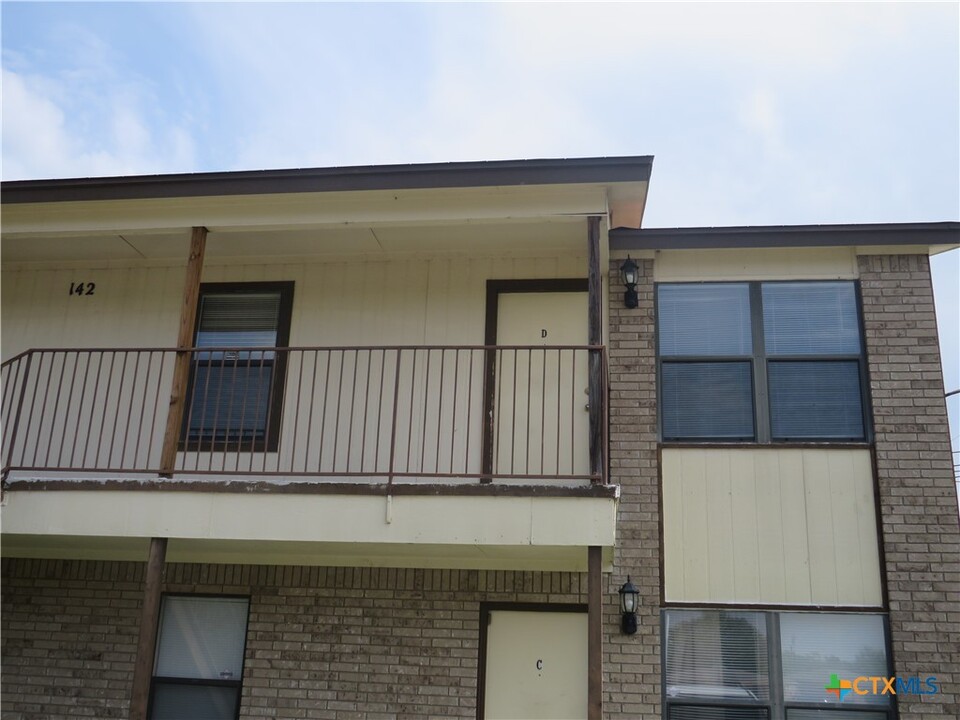 142 Wolfe Rd in Copperas Cove, TX - Foto de edificio