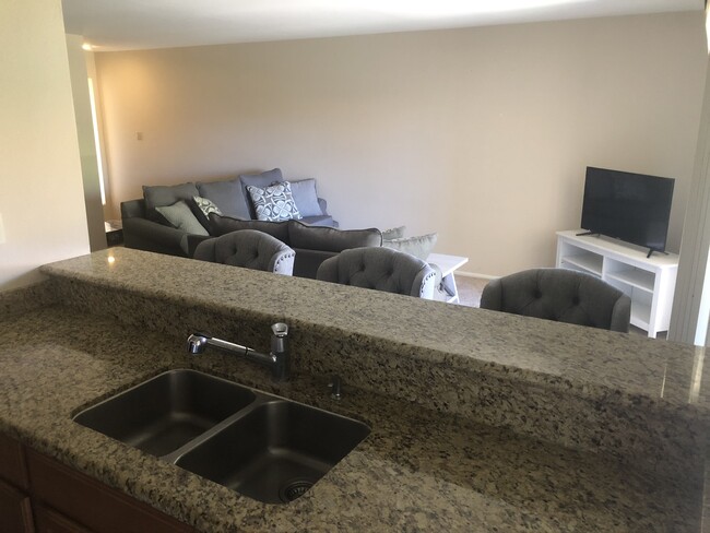 9345 N 92nd St, Unit #217 in Scottsdale, AZ - Building Photo - Building Photo