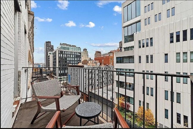 448 W 19th St