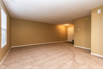 1766 Blue Grass Pkwy in Greenwood, IN - Building Photo - Building Photo