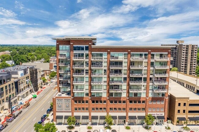 350 N Main St, Unit 806 in Royal Oak, MI - Building Photo - Building Photo