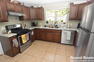 271 Corey Rd, Unit 1 in Boston, MA - Building Photo - Building Photo