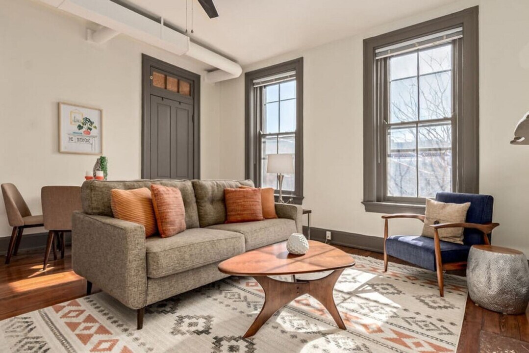 126 E 13th St in Cincinnati, OH - Building Photo