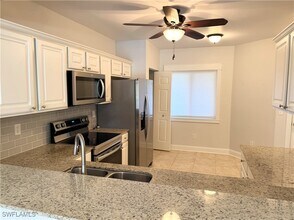 10020 Maddox Ln in Bonita Springs, FL - Foto de edificio - Building Photo