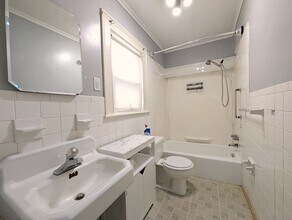 33 Red Mountain Ave in Torrington, CT - Building Photo - Building Photo
