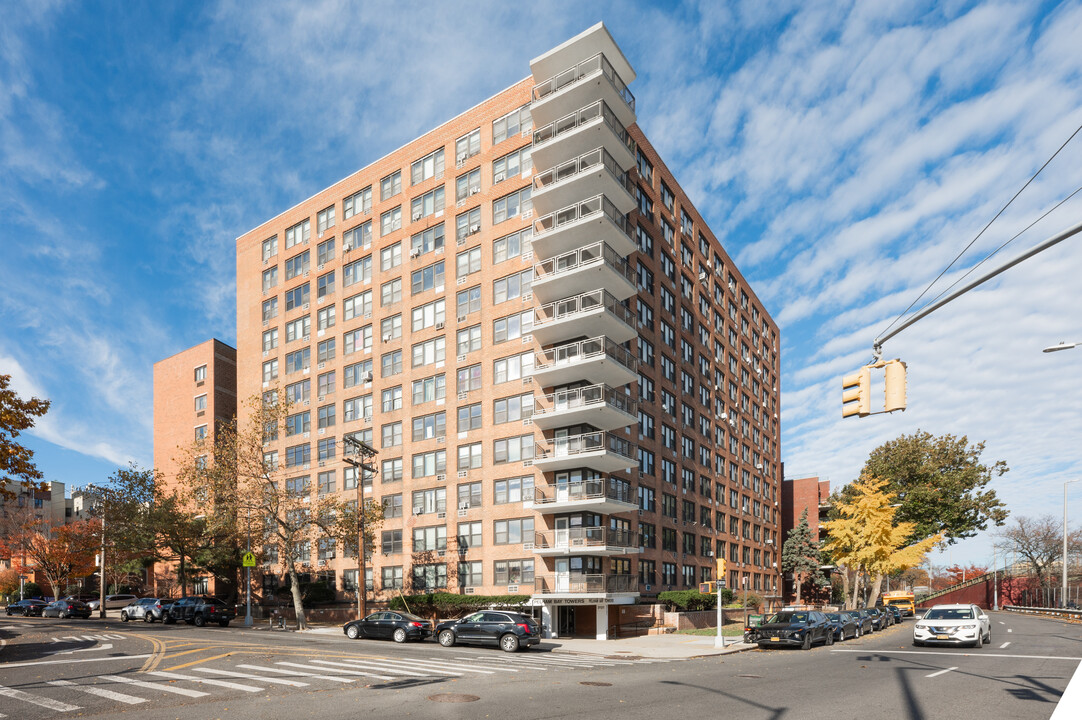 Pelham Bay Towers in Bronx, NY - Building Photo