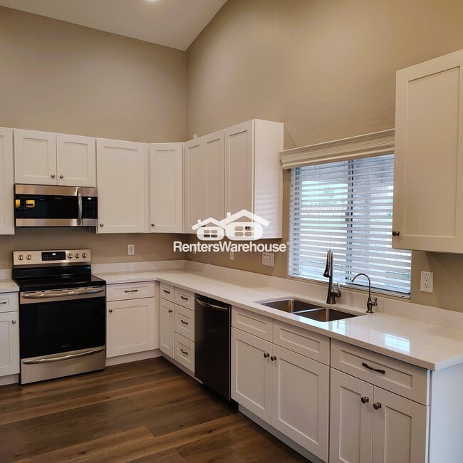 property at 1739 N Sinova