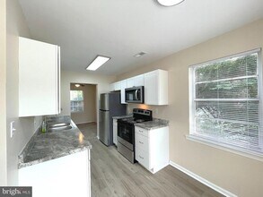 22023 Valley Estates Dr in Lexington Park, MD - Building Photo - Building Photo