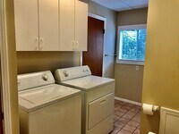 2500 Mandell St photo'