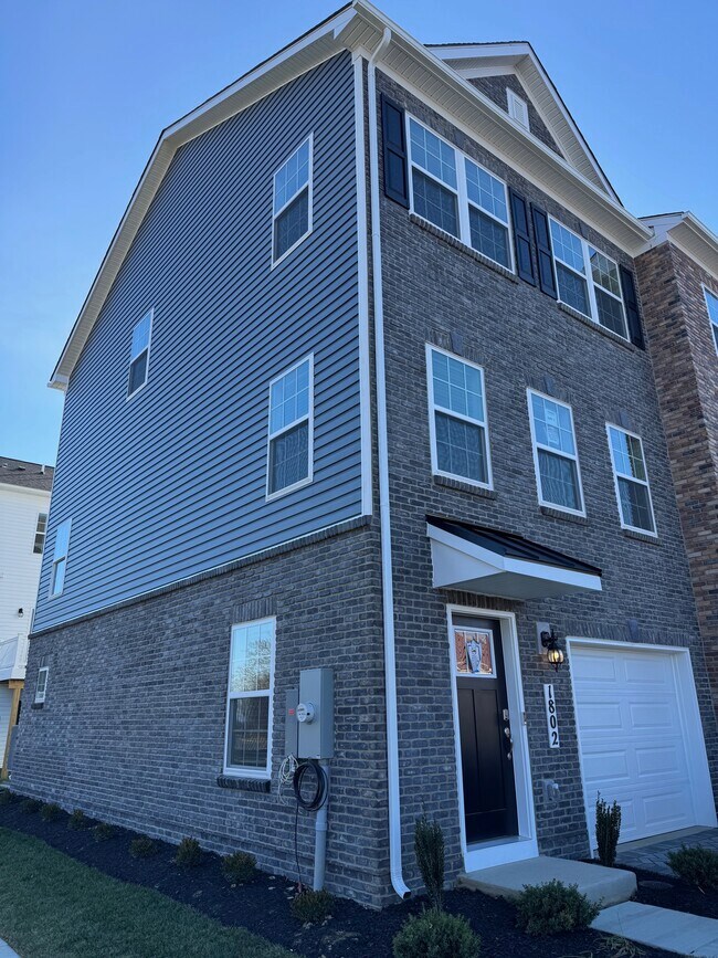 1802 Blythe Way in Winchester, VA - Building Photo - Building Photo