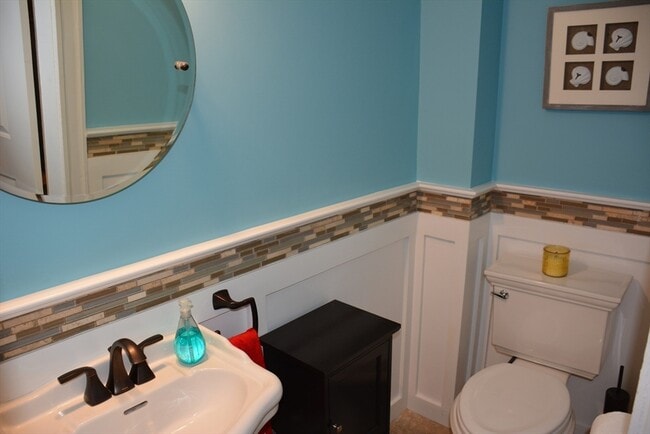 33 Dwight St, Unit 3 in Brookline, MA - Foto de edificio - Building Photo