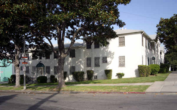 3907 Marathon St in Los Angeles, CA - Foto de edificio - Building Photo